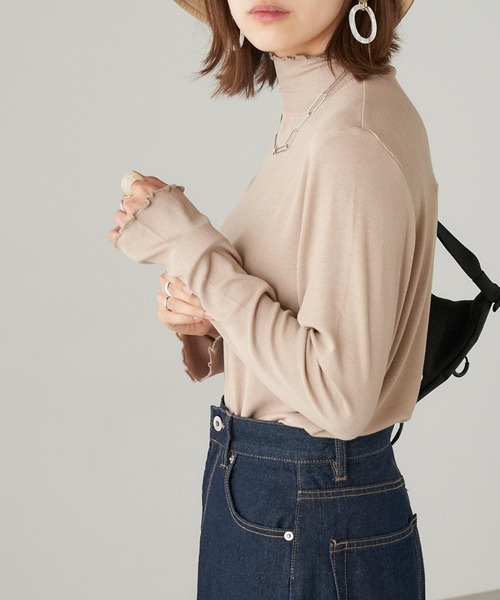 Chaco closet(チャコ クローゼット)の「細リブ・メローハイネックカットソー(Tシャツ/カットソー・レディース・グレイッシュベージュ/ピンク/ブラック/ベージュ/グリーン・L/M)」の4枚目の写真
