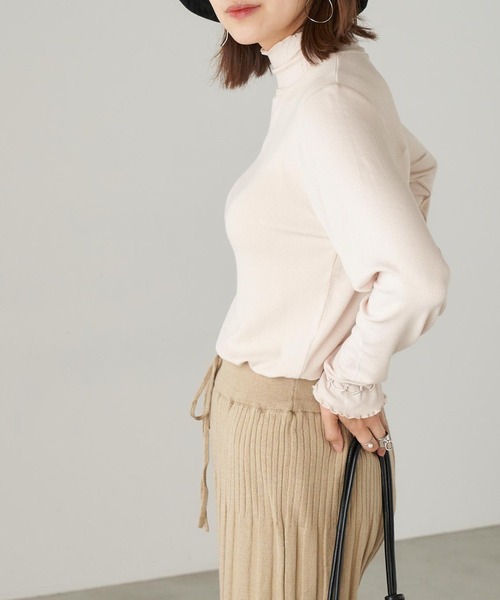 Chaco closet(チャコ クローゼット)の「細リブ・メローハイネックカットソー(Tシャツ/カットソー・レディース・グレイッシュベージュ/ピンク/ブラック/ベージュ/グリーン・L/M)」の10枚目の写真