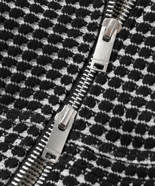 MEN'S BIGI（メンズビギ）の「＜SEA GREEN(シーグリーン)＞ビッグワッフルパーカー（パーカー・メンズ・ブラック/ロイヤルブルー・01/02/03）」の7枚目の写真