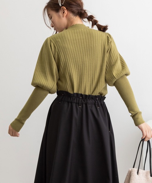 POU DOU DOU(プードゥドゥ)の「パフスリーブワイドリブニット(ニット/セーター・レディース・ブラック/ブルー/グリーン/アイボリー・3)」の6枚目の写真