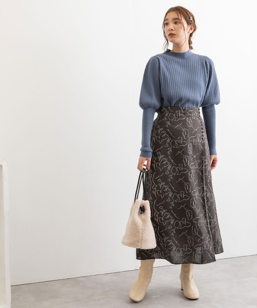 POU DOU DOU(プードゥドゥ)の「パフスリーブワイドリブニット(ニット/セーター・レディース・ブラック/ブルー/グリーン/アイボリー・3)」の15枚目の写真