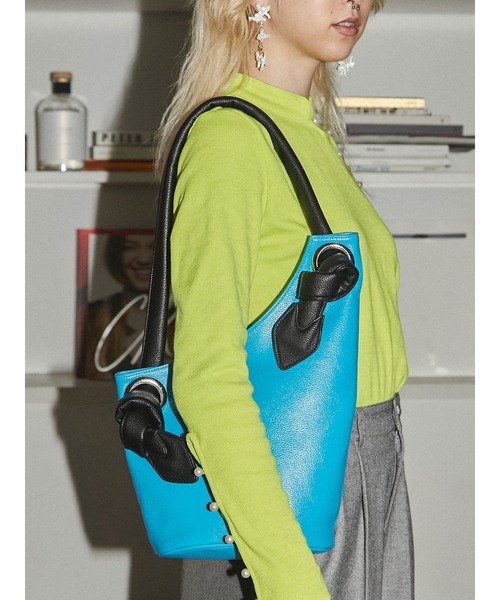 PAMEO POSE（パメオポーズ）の「Watering Pot Bag（トートバッグ・レディース・ブラック/ブルー・FREE）」の2枚目の写真