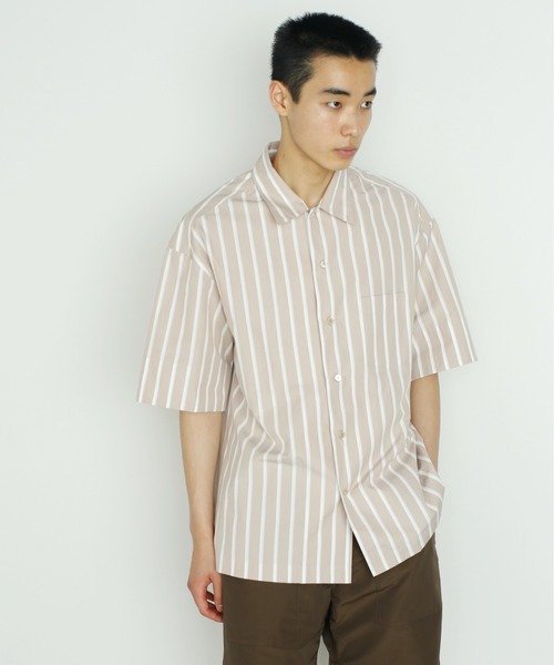 UNDECORATED(アンデコレイテッド)の「UNDECORATED アンデコレイテッド / Hi Count Cotton Stripe S/S Shirt 高密度コットン ストライプ オーバーサイズ半袖シャツ / UDS22203(シャツ/ブラウス・メンズ・ベージュ/ブルー・1/2/3/0)」の2枚目の写真