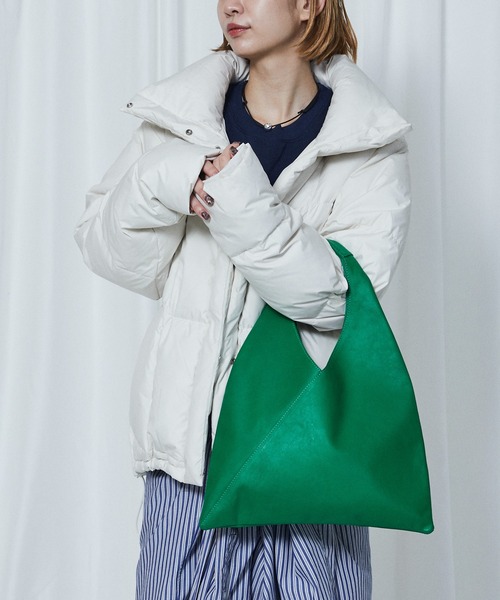 Firsthand（ファーストハンド）の「Firsthand/ファーストハンド レザートライアングルトートバッグ / 防水レザー/レザートライアングルトートバッグ / 防水レザー（トートバッグ・レディース・ブラック/ブラウン/グリーン/オフホワイト/ベージュ/オレンジ・ONE SIZE）」の5枚目の写真