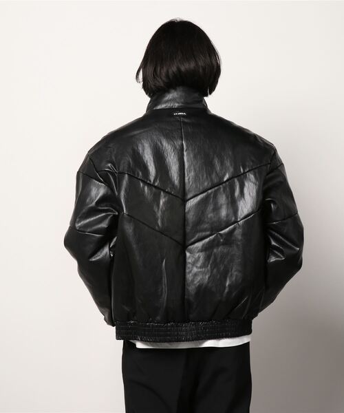 AJOBYAJO(アジョバイアジョ)の「【AJOBYAJO】Star Vegan Leather Padded Jacket(ダウンジャケット/コート・メンズ・ブラック・L/XL)」の2枚目の写真