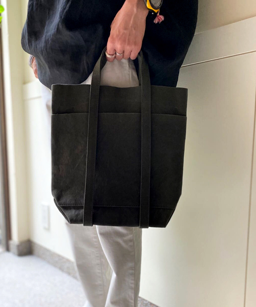 JOURNAL STANDARD LUXE（ジャーナルスタンダード　ラックス）の「【amiacalva /アミアカルヴァ】WASHED CANVAS 4pockets（トートバッグ・レディース・ホワイト/ブラック/レッド/カーキ/コバルトブルー・FREE）」の4枚目の写真
