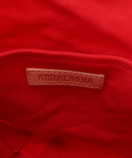 JOURNAL STANDARD LUXE（ジャーナルスタンダード　ラックス）の「【amiacalva /アミアカルヴァ】WASHED CANVAS 4pockets（トートバッグ・レディース・ホワイト/ブラック/レッド/カーキ/コバルトブルー・FREE）」の13枚目の写真