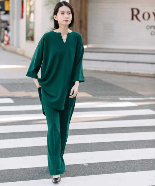 Munich(ミューニック)の「ストレッチジョーゼットセンタープリーツフレアーパンツ(その他パンツ・レディース・ブラック/ダークグレー/グリーン・XS/S/M)」の8枚目の写真