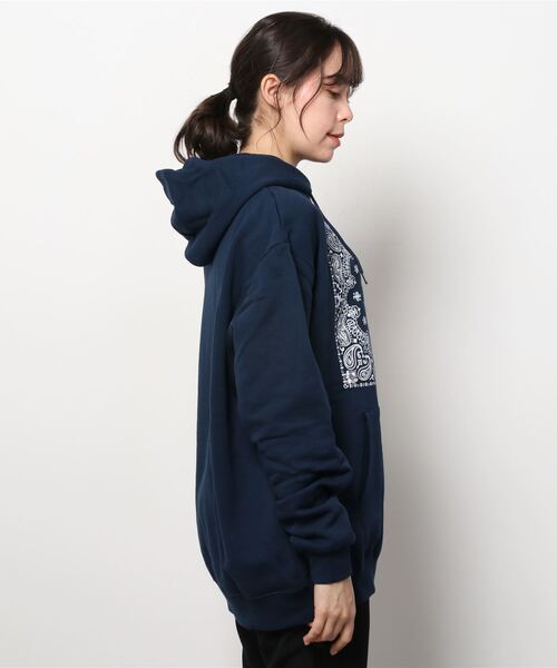 FRANKLIN & MARSHALL（フランクリンマーシャル）の「【FRANKLIN＆MARSHALL】BANDANA PK - プリントパーカー（パーカー・メンズ・ブラック/ネイビー・MEDIUM/LARGE/X-LARGE）」の9枚目の写真