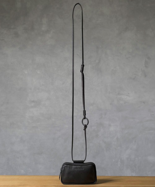 PATRICK STEPHAN(パトリックステファン)の「PATRICK STEPHAN パトリックステファン / Leather micro shoulder bag 'double zip' レザーマイクロショルダーバッグ / 213ABG06(ショルダーバッグ・メンズ・シルバー/ブラック×シルバー/ブラック×ブラック・FREE)」の4枚目の写真