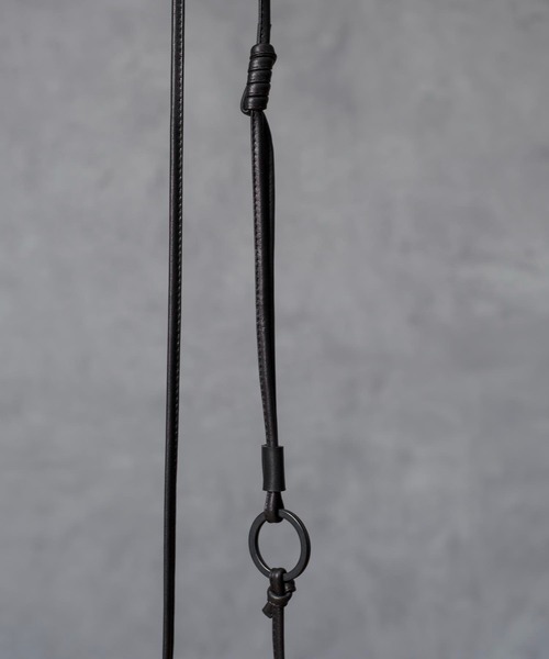 PATRICK STEPHAN(パトリックステファン)の「PATRICK STEPHAN パトリックステファン / Leather micro shoulder bag 'double zip' レザーマイクロショルダーバッグ / 213ABG06(ショルダーバッグ・メンズ・シルバー/ブラック×シルバー/ブラック×ブラック・FREE)」の13枚目の写真