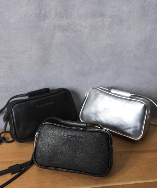 PATRICK STEPHAN(パトリックステファン)の「PATRICK STEPHAN パトリックステファン / Leather micro shoulder bag 'double zip' レザーマイクロショルダーバッグ / 213ABG06(ショルダーバッグ・メンズ・シルバー/ブラック×ブラック/ブラック×シルバー・FREE)」の13枚目の写真
