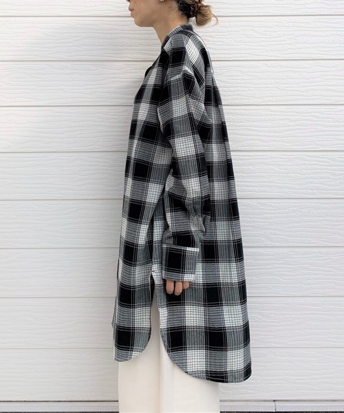 Q(キュー)の「バンドカラーロングシャツ(シャツ/ブラウス・レディース・ブラック系その他/ホワイト/ブルー系その他・MEDIUM)」の8枚目の写真