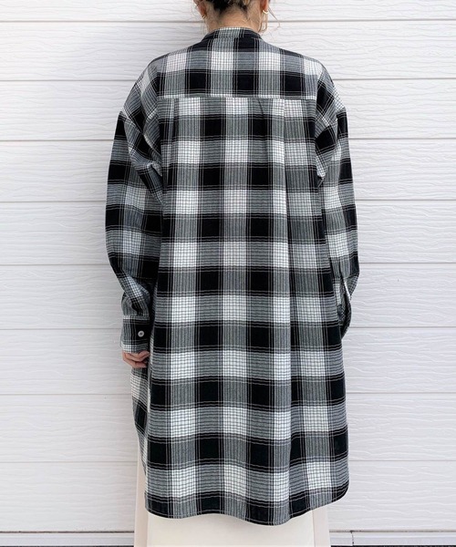 Q(キュー)の「バンドカラーロングシャツ(シャツ/ブラウス・レディース・ブラック系その他/ホワイト/ブルー系その他・MEDIUM)」の7枚目の写真