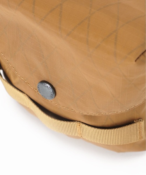 Snow Peak（スノーピーク）の「【SNOW PEAK / スノーピーク】HOME CAMP ユーティリティーポーチ（ショルダーバッグ・メンズ・ブラック/キャメル・FREE）」の6枚目の写真