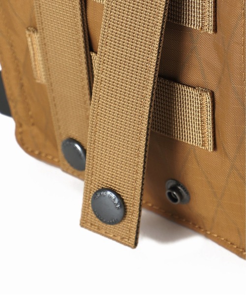 Snow Peak（スノーピーク）の「【SNOW PEAK / スノーピーク】HOME CAMP ユーティリティーポーチ（ショルダーバッグ・メンズ・ブラック/キャメル・FREE）」の4枚目の写真