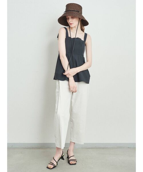 ELENDEEK（エレンディーク）の「タックコクーンパンツ【セットアップ対応可能】（その他パンツ・レディース・ブラック/インディゴブルー/ベージュ・01/02）」の6枚目の写真