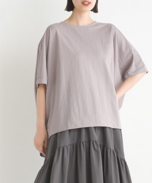 OMNES（オムネス）の「接触冷感レーヨンナイロンBIGシルエットプルオーバー（Tシャツ/カットソー・レディース・ホワイト/ブラック/ベージュ/ブルー/ラベンダー/キャメル/イエロー/チャコールグレー/モカ/ホワイト系その他/ブラック×ホワイト/ネイビー/グレー/グリーン/ブラウン/イエロー系その他・FREE）」の18枚目の写真