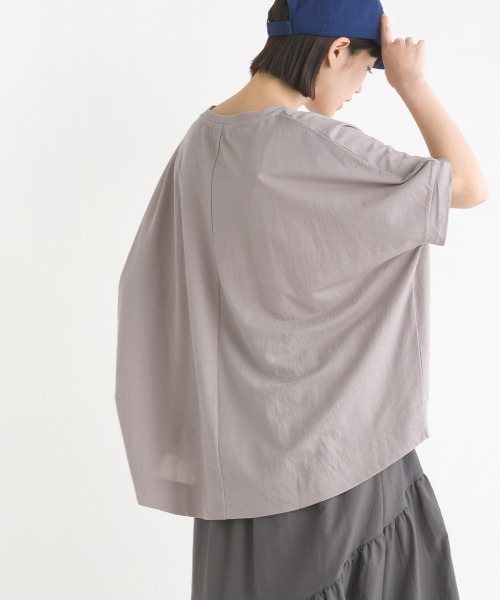 OMNES（オムネス）の「接触冷感レーヨンナイロンBIGシルエットプルオーバー（Tシャツ/カットソー・レディース・ホワイト/ブラック/ベージュ/ブルー/ラベンダー/キャメル/イエロー/チャコールグレー/モカ/ホワイト系その他/ブラック×ホワイト/ネイビー/グレー/グリーン/ブラウン/イエロー系その他・FREE）」の20枚目の写真