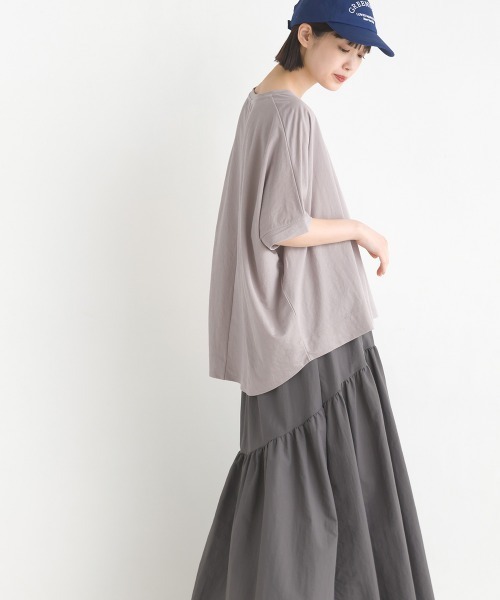 OMNES（オムネス）の「接触冷感レーヨンナイロンBIGシルエットプルオーバー（Tシャツ/カットソー・レディース・ホワイト/ブラック/ベージュ/ブルー/ラベンダー/キャメル/イエロー/チャコールグレー/モカ/ホワイト系その他/ブラック×ホワイト/ネイビー/グレー/グリーン/ブラウン/イエロー系その他・FREE）」の22枚目の写真