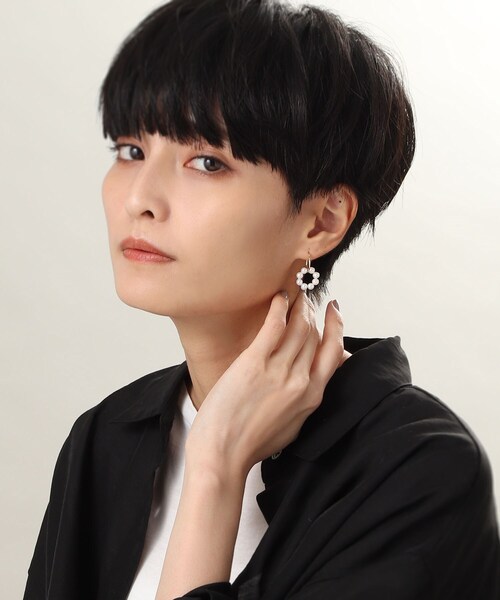COCOSHNIK(ココシュニック)の「K10バロックパール サークルチャーム フープピアス(ピアス(両耳用)・レディース・シルバー系・00)」の6枚目の写真