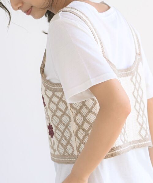 rps（アールピーエス）の「ＴシャツＳＥＴフラワービスチェアンサンブル（ベスト・レディース・ベージュ/ネイビー/ブラック・M）」の9枚目の写真