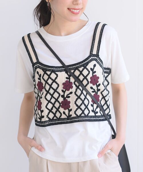 rps（アールピーエス）の「ＴシャツＳＥＴフラワービスチェアンサンブル（ベスト・レディース・ベージュ/ネイビー/ブラック・M）」の16枚目の写真