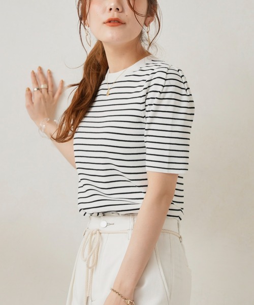 Chez toi（シェトワ）の「袖山タックコンパクトニットプルオーバー（ニット/セーター・レディース・オフホワイト/ブラック/グリーン/オレンジ・FREE）」の2枚目の写真