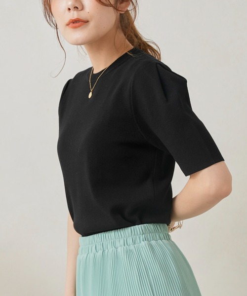 Chez toi（シェトワ）の「袖山タックコンパクトニットプルオーバー（ニット/セーター・レディース・オフホワイト/ブラック/グリーン/オレンジ・FREE）」の3枚目の写真