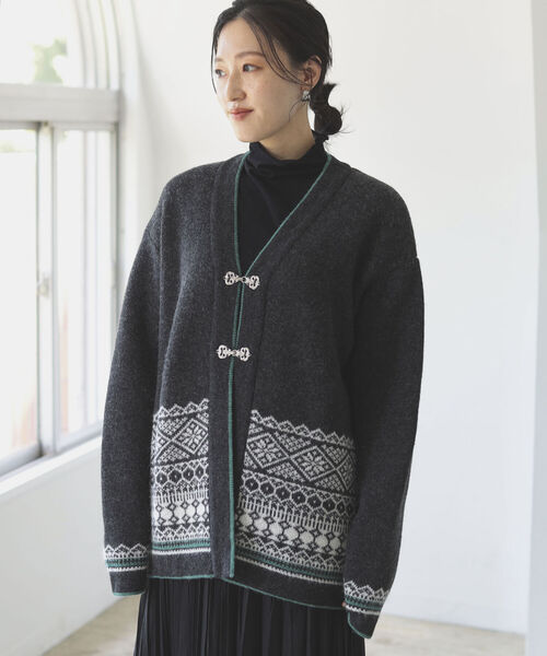 BEAMS LIGHTS(ビームスライツ)の「BEAMS LIGHTS / ノルディック柄 カーディガン(カーディガン/ボレロ・メンズ・チャコールグレー/ネイビー・SMALL/MEDIUM/LARGE)」の20枚目の写真