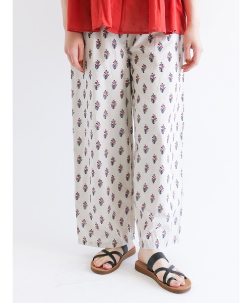 Samansa Mos2（サマンサ モスモス）の「【FROM INDIA】プリントパンツ（その他パンツ・レディース・キナリ/ネイビー/グリーン/レッド・ﾌﾘ-）」の2枚目の写真
