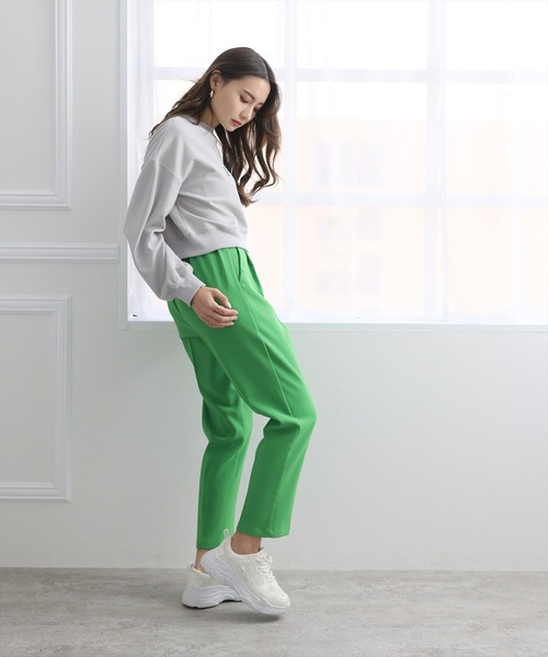 clear（クリア）の「×ストレッチスリムカラーテーパードパンツ（スラックス・レディース・ブラック/ピンク/ライム/オレンジ/アイボリー/グレー系その他/グリーン系その他2/オリーブ/サーモンピンク/ブルー/テラコッタ・S/M）」の13枚目の写真