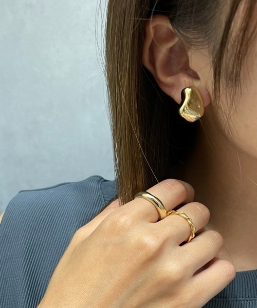 tone（トーン）の「【aussi/オッスィー】アシンメトリー メタル ストーン ピアス（ニッケルフリー）（ピアス（両耳用）・レディース・シルバー/ゴールド・FREE）」の6枚目の写真