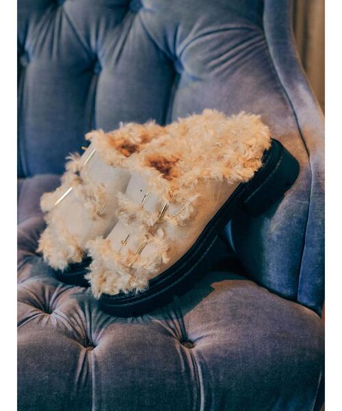 AMERICAN HOLIC（アメリカンホリック）の「ファーバックルサンダル（サンダル・レディース・ベージュ・L/M）」の2枚目の写真