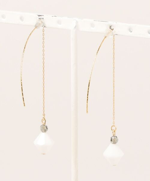 tone(トーン)の「【Le soleil】揺れるスワロフスキー アメリカンピアス(MA)(ピアス(両耳用)・レディース・ホワイト系その他・FREE)」の3枚目の写真