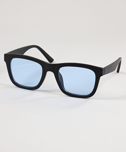 SPINNS（スピンズ）の「カラーサングラス/太フレームボストン型/ユニセックス（サングラス・メンズ・A/B・ONESIZE）」の3枚目の写真