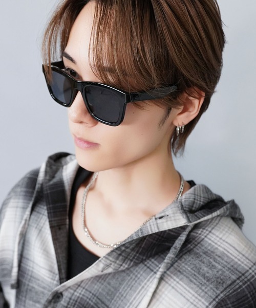 SPINNS（スピンズ）の「カラーサングラス/太フレームボストン型/ユニセックス（サングラス・メンズ・A/B・ONESIZE）」の15枚目の写真