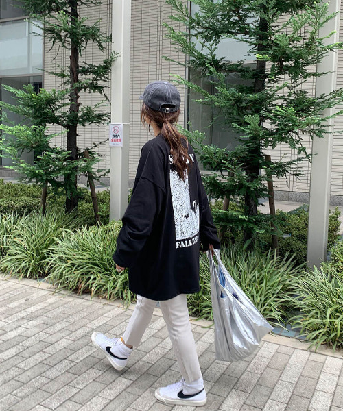 ISOOK(アイスー)の「Back print over long TEE / バックプリントオーバーロンT(chiica select)(Tシャツ/カットソー・レディース・ブラック/ホワイト・FREE)」の11枚目の写真