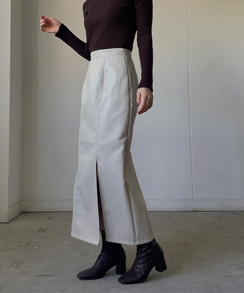 LE MORE(リモア)の「フロントスリットフェイクレザースカート(スカート・レディース・アイボリー/ブラック/ブラウン・FREE)」の5枚目の写真