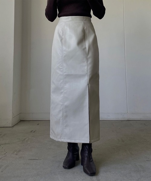 LE MORE(リモア)の「フロントスリットフェイクレザースカート(スカート・レディース・アイボリー/ブラック/ブラウン・FREE)」の6枚目の写真