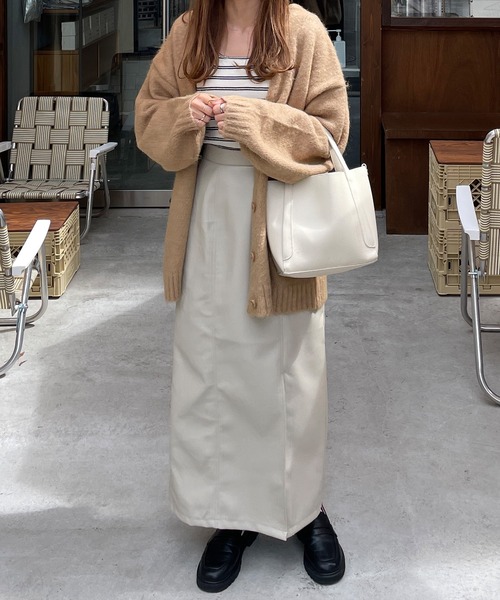 LE MORE(リモア)の「フロントスリットフェイクレザースカート(スカート・レディース・アイボリー/ブラック/ブラウン・FREE)」の10枚目の写真