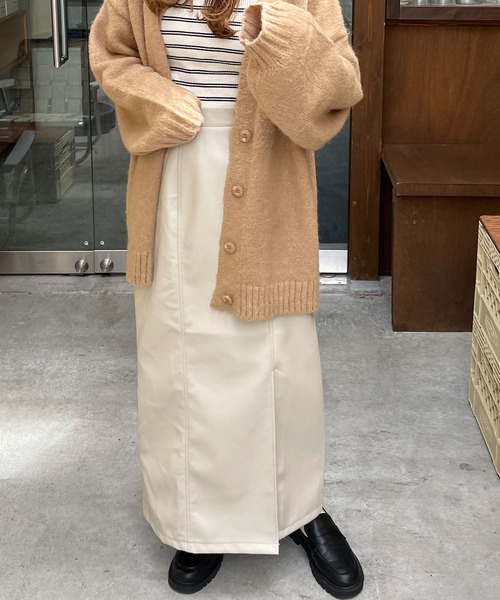 LE MORE(リモア)の「フロントスリットフェイクレザースカート(スカート・レディース・アイボリー/ブラック/ブラウン・FREE)」の11枚目の写真