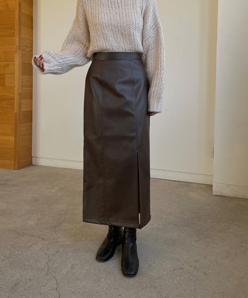 LE MORE(リモア)の「フロントスリットフェイクレザースカート(スカート・レディース・アイボリー/ブラック/ブラウン・FREE)」の19枚目の写真