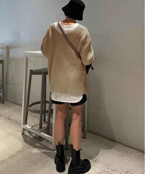 AMELY(エミリー)の「≪ミクエリ×AMELYコラボ≫前後2Wayラウンドニット(ニット/セーター・レディース・ブラック/ブラウン/グレー/ピンク/アイボリー・フリー)」の20枚目の写真