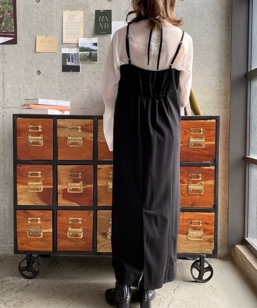 moment+（モーメントプラス）の「カットジョーゼットホルターネック