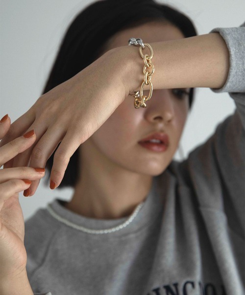 marjour(マージュール)の「COMBI COLOR CHAIN BRACELET(ブレスレット・レディース・シルバー×ゴールド・FREE)」の1枚目の写真