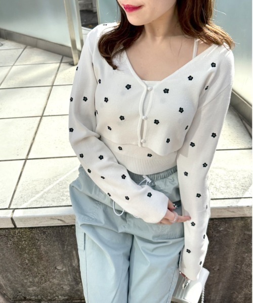 OLIVE des OLIVE（オリーブデオリーブ）の「花刺繍カーディガン（カーディガン/ボレロ・レディース・オフホワイト/サックスブルー/ブラック・FREE）」の2枚目の写真