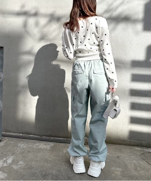 OLIVE des OLIVE（オリーブデオリーブ）の「花刺繍カーディガン（カーディガン/ボレロ・レディース・オフホワイト/サックスブルー/ブラック・FREE）」の6枚目の写真