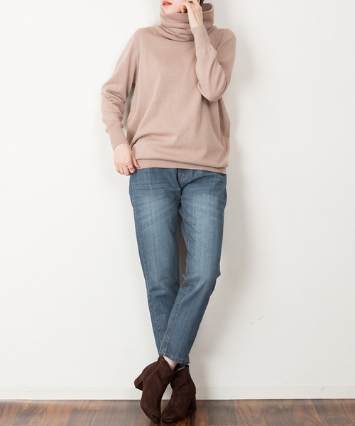 atONE(アットワン)の「atONE ゆるっとタートルネックチュニックセーター 5L展開で大きいサイズ・ワイドサイズ対応(ニット/セーター・レディース・グレイッシュベージュ/ブラック/杢グレー・M-L/4L~5L/LL~3L)」の20枚目の写真