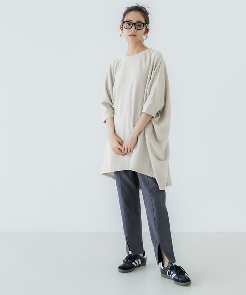 coca(coca)(コカ)の「【WEB限定セール】エンボス加工ビッグシルエットトップス(Tシャツ/カットソー・レディース・ライトグレー/ブラック・ONE SIZE)」の10枚目の写真